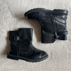 Carters, black, zip up boots. Size 10 (Toddler)